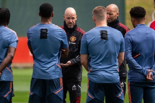  欧文怒批曼联转会策略和腾哈格执教表现