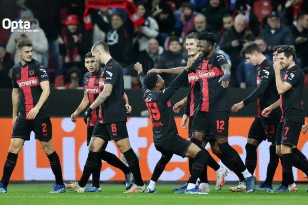  勒沃库森差一场终结连胜纪录创下德国职业足球最佳开局记录