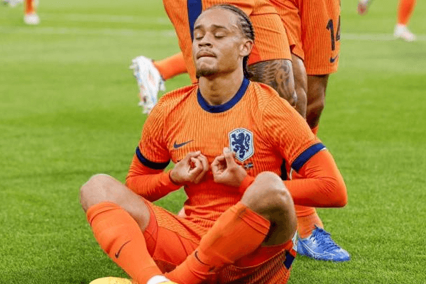  拜仁慕尼黑有意引进巴黎中场哈维-西蒙斯