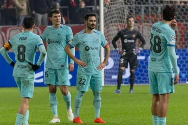  哈维执教巴萨面临巨大压力：对阵瓦伦西亚或成解聘导火索