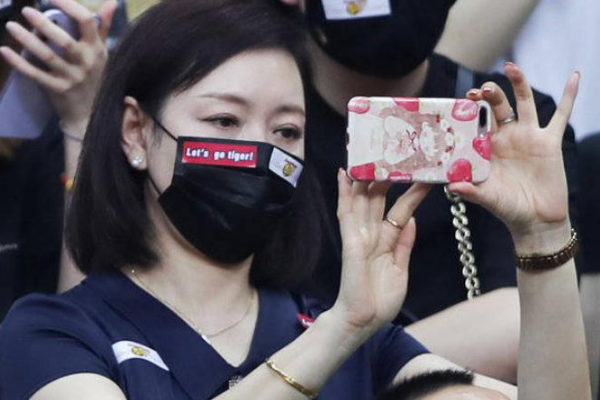  张镇麟的母亲是什么职位？