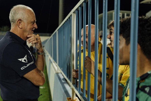  澳大利亞熱身完美收官後阿諾德苦惱首發陣容選擇